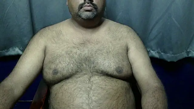 Snapshot of hairysubcub_70 chatting on 10.29.25 hairysubcub 70 online show from 10.29.25