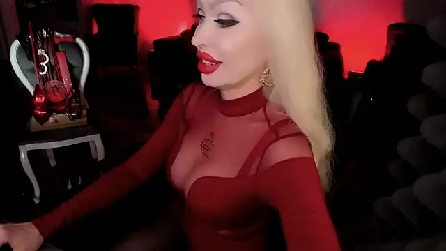 Snapshot of GreedyFinDom chatting on 09.19.25 GreedyFinDom online show from 09.19.25