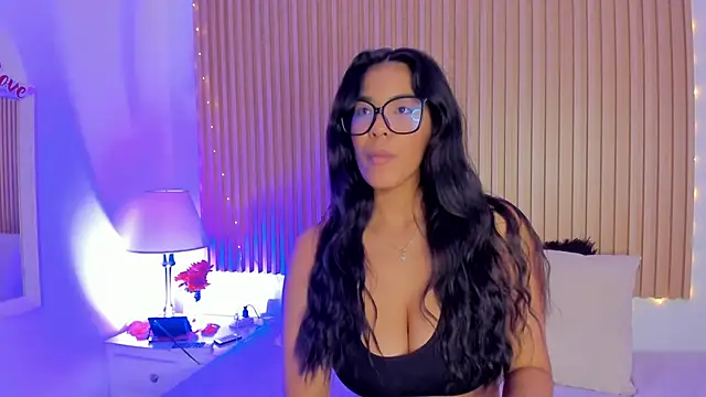 Snapshot of GenesisRuiz chatting on 02.20.25 GenesisRuiz online show from 02.20.25