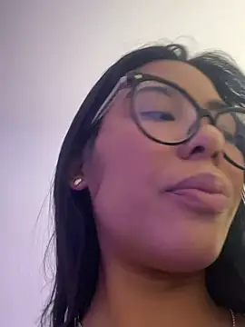 Snapshot of GenesisRuiz chatting on 03.18.26 GenesisRuiz online show from 03.18.26