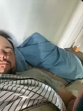 Snapshot of carlos01172011 chatting on 10.20.25 carlos01172011 online show from 10.20.25