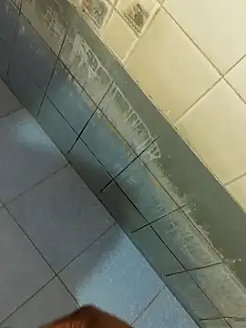 Snapshot of dinesh682 chatting on 10.30.25 dinesh682 online show from 10.30.25