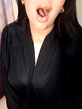 Snapshot of Queen_sousou chatting on 03.09.25 Queen sousou online show from 03.09.25