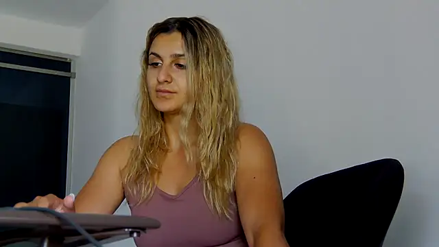 Snapshot of NicolePlay chatting on 07.19.26 NicolePlay online show from 07.19.26