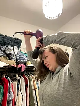 Snapshot of FemDom_RubyKnightXXO chatting on 10.17.25 FemDom RubyKnightXXO online show from 10.17.25