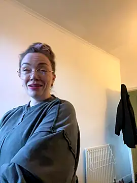 Snapshot of FemDom_RubyKnightXXO chatting on 10.27.25 FemDom RubyKnightXXO online show from 10.27.25