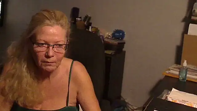 XTRAHORNYONE online show from 02.07.25