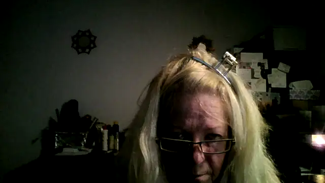 XTRAHORNYONE online show from 10.06.25