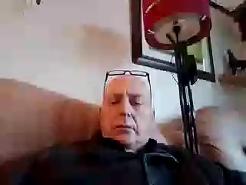 Snapshot of keeenn11 chatting on 02.13.25 keeenn11 online show from 02.13.25