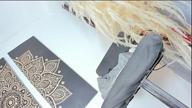 Snapshot of Tamara_18 chatting on 09.29.25 Tamara 18 online show from 09.29.25