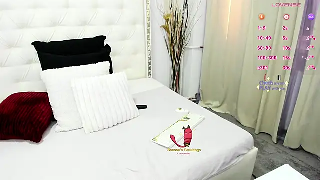 Snapshot of LeylaCum chatting on 03.06.25 LeylaCum online show from 03.06.25