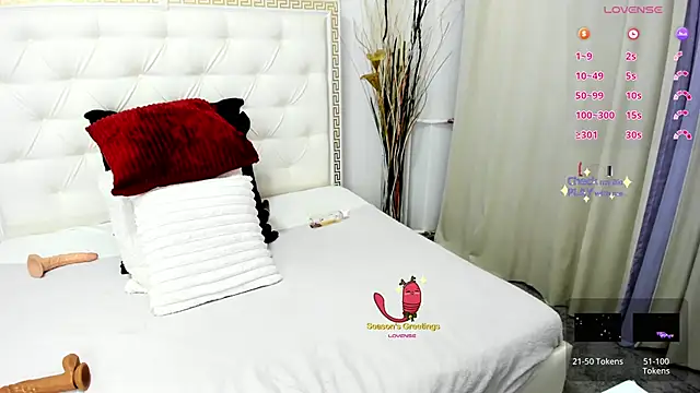 Snapshot of LeylaCum chatting on 03.13.25 LeylaCum online show from 03.13.25