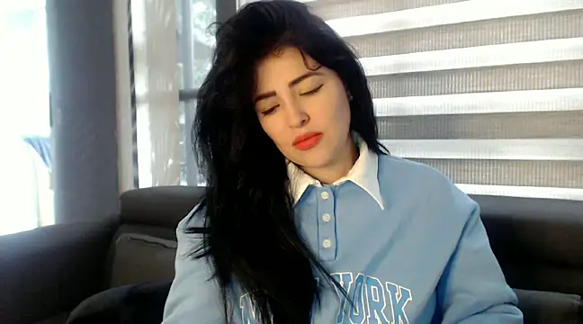 Aleska  Bell online show from 02.04.25