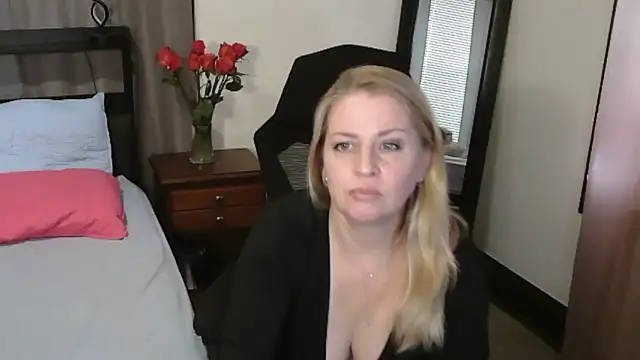 HollieBim online show from 06.02.26