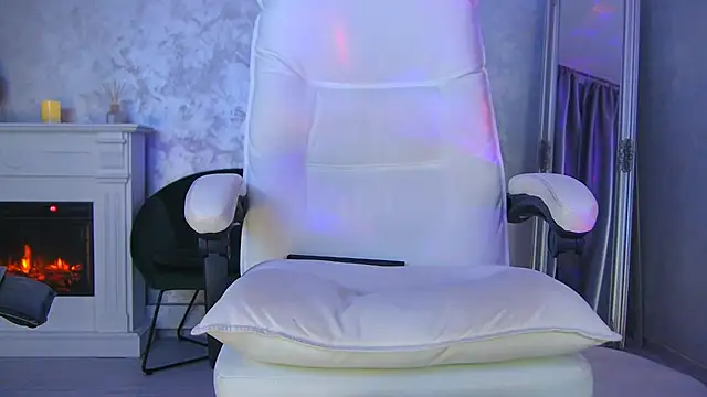 Snapshot of Michelle90u chatting on 09.24.25 Michelle90u online show from 09.24.25