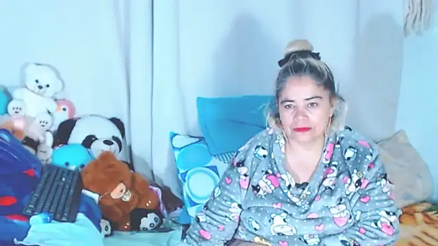 Snapshot of estrellita_fugaz16x chatting on 09.27.25 estrellita fugaz16x online show from 09.27.25