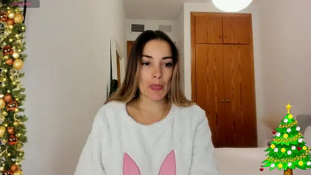 NiaStone online show from 12.17.24