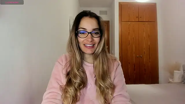 NiaStone online show from 01.20.25