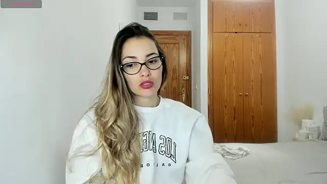 NiaStone online show from 01.22.25