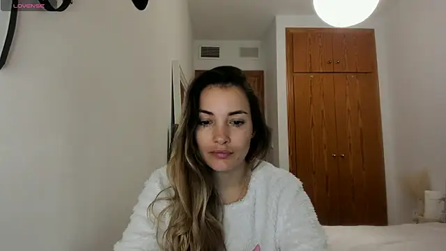 NiaStone online show from 01.27.25