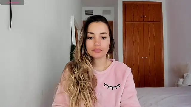 NiaStone online show from 02.18.25