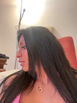 Snapshot of sweetAli_ chatting on 02.22.25 sweetAli online show from 02.22.25