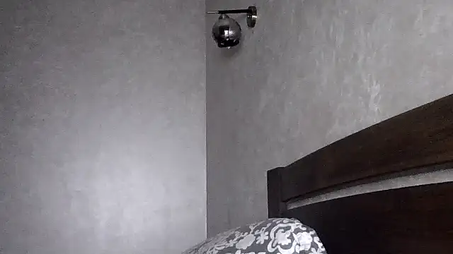 JulianaGold1 online show from 11.18.25