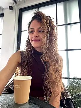 alana15 online show from 11.17.25