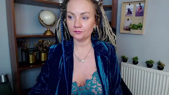 Snapshot of KayaMagic chatting on 02.13.25 KayaMagic online show from 02.13.25