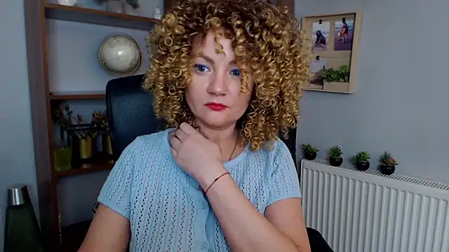 Snapshot of KayaMagic chatting on 03.14.25 KayaMagic online show from 03.14.25