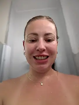 AlisaWhite online show from 10.05.25