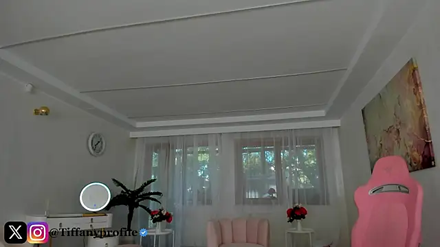 TiffanyHouston  online show from 09.18.25