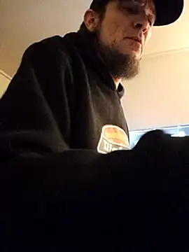 Snapshot of BunnyandClydeDk chatting on 12.30.24 BunnyandClydeDk online show from 12.30.24