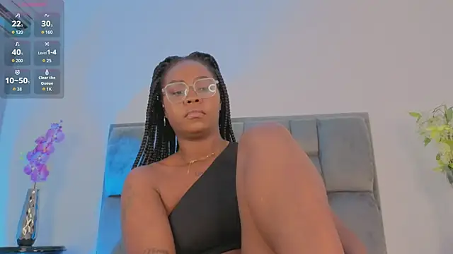 Snapshot of tanyyaa chatting on 12.15.25 tanyyaa online show from 12.15.25