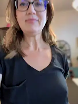 MaiseKnox online show from 09.23.25