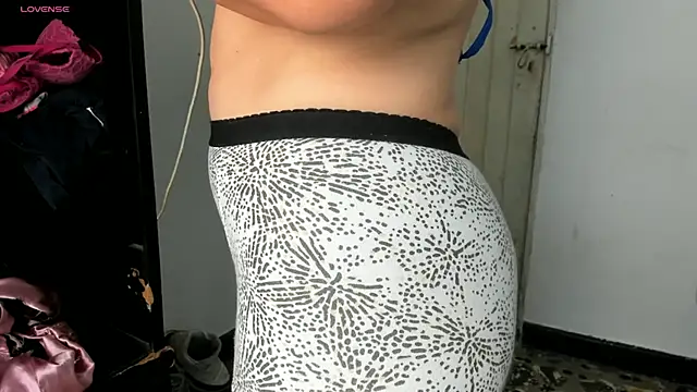 Snapshot of BlowMommy_ chatting on 01.18.25 BlowMommy online show from 01.18.25