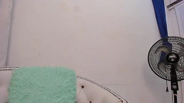 Snapshot of BlowMommy_ chatting on 03.18.25 BlowMommy online show from 03.18.25