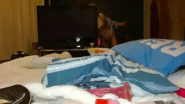 Snapshot of April_LoveUK chatting on 03.03.25 April LoveUK online show from 03.03.25