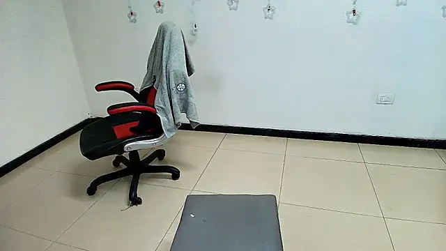 lili phill online show from 12.28.24