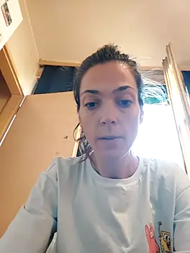 Snapshot of JoLeNe27 chatting on 09.19.25 JoLeNe27 online show from 09.19.25