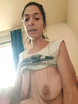 Snapshot of JoLeNe27 chatting on 09.21.25 JoLeNe27 online show from 09.21.25