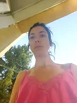 Snapshot of JoLeNe27 chatting on 09.22.25 JoLeNe27 online show from 09.22.25