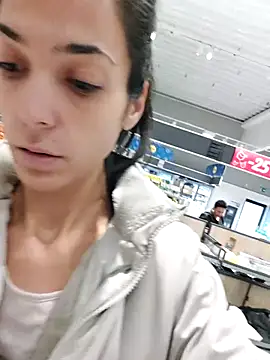 Snapshot of JoLeNe27 chatting on 09.29.25 JoLeNe27 online show from 09.29.25