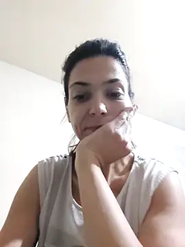 Snapshot of JoLeNe27 chatting on 10.05.25 JoLeNe27 online show from 10.05.25