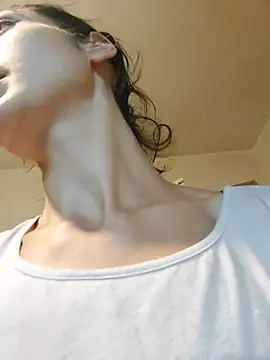 Snapshot of JoLeNe27 chatting on 10.10.25 JoLeNe27 online show from 10.10.25