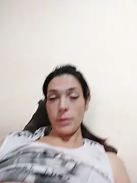 Snapshot of JoLeNe27 chatting on 10.22.25 JoLeNe27 online show from 10.22.25