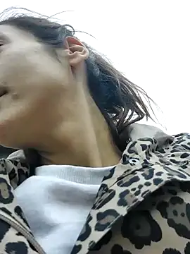 Snapshot of JoLeNe27 chatting on 10.27.25 JoLeNe27 online show from 10.27.25