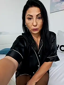 Snapshot of charrlote_love chatting on 10.06.25 charrlote love online show from 10.06.25