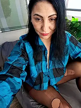 Snapshot of charrlote_love chatting on 11.02.25 charrlote love online show from 11.02.25