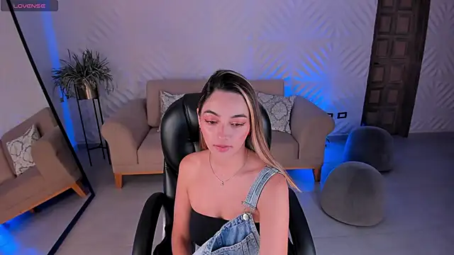 Snapshot of MelissaMoore_ chatting on 01.27.25 MelissaMoore online show from 01.27.25